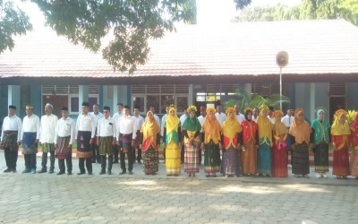 Civitas Akademik SMPS NURUL JADID Melaksanakan Upacara Peringatan Hari Sumpah Pemuda